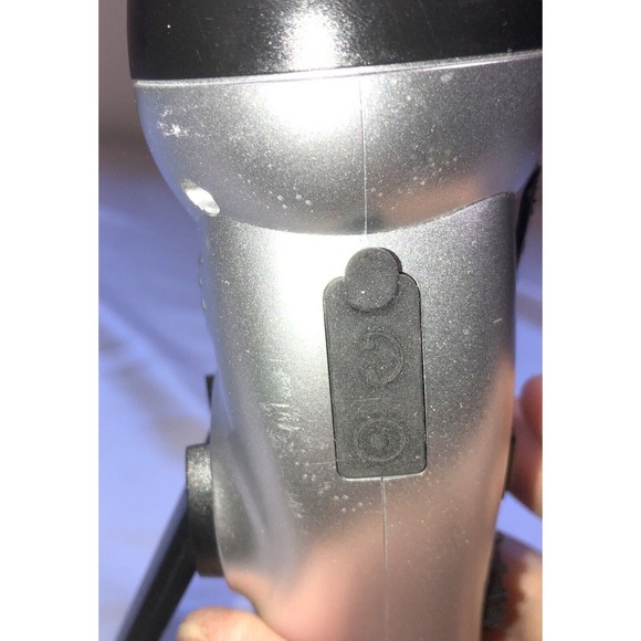 Ready America Emergency Power Station Flashlight Radio Siren Phone Charger - Picture 3 of 9